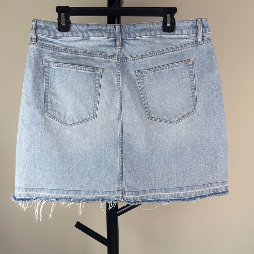 LOFT Womens Light Wash Denim Mini Skirt Raw Hem Size 14 Tall - Picture 2 of 6